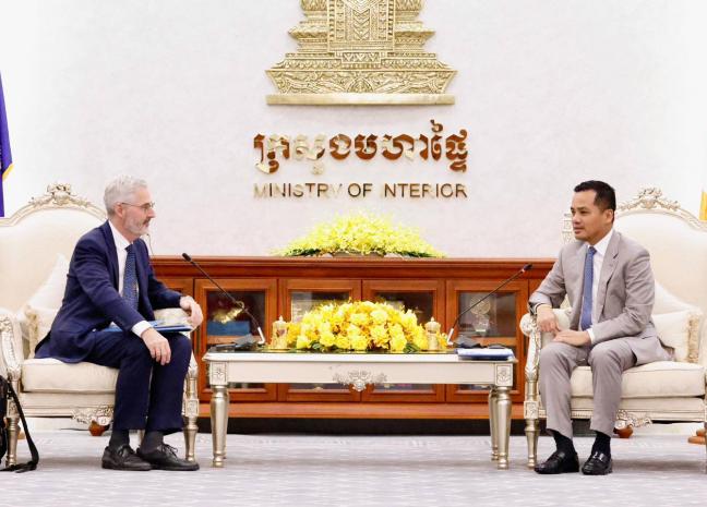 ឯកឧត្តមអភិសន្តិបណ្ឌិត ស សុខា ទទួលជួបសម្តែងការគួរសម និងពិភាក្សាការងារជាមួយឯកអគ្គរដ្ឋទូតស្វីស ប្រចាំកម្ពុជា