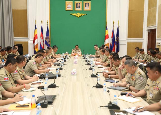 ឯកឧត្តម នាយឧត្តមសេនីយ៍ ស ថេត បញ្ជាឱ្យពង្រឹងក្រុមការងារ Hotline ជាមួយជនបរទេស ដើម្បីឆ្លើយតប និងដោះស្រាយឱ្យបានទាន់ពេល ក្នុងករណីមានសំណើសុំអន្ដរាគមន៍ណាមួយ