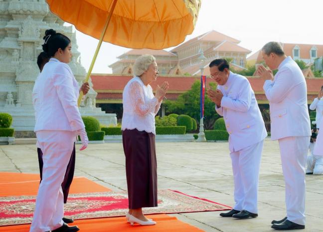 ឯកឧត្តមអភិសន្តិបណ្ឌិត ស សុខា អញ្ជើញចូលរួមព្រះរាជពិធីបួងសួងសុំសេចក្តីសុខ សេចក្តីចម្រើន និងភាពសម្បូរសប្បាយដល់ព្រះរាជាណាចក្រកម្ពុជា