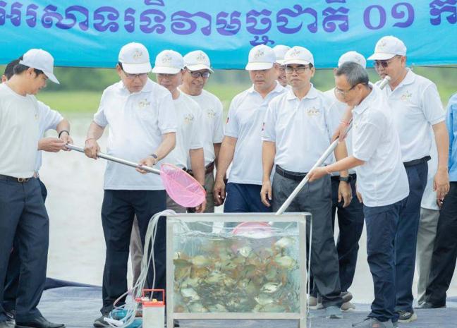 ឯកឧត្ដម សួន សុម៉ាលីន ណែនាំមន្ទីរកសិកម្មរុក្ខាប្រមាញ់ និងនេសាទខេត្តព្រៃវែង ត្រូវបន្តពង្រឹងការអភិរក្សធនធានជលផល ព្រៃលិចទឹក ជាពិសេសការអភិរក្សត្រីមេពូជទន្លេមេគង្គ