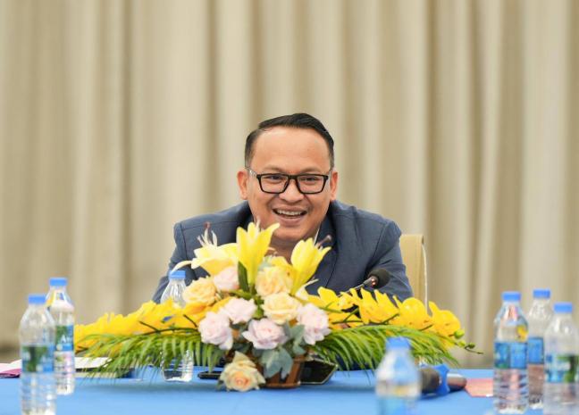 ក្រសួង​ដែនដី​នគរូបនីយកម្ម​និងសំណង់​បានសម្របសម្រួលឱ្យភាគីម្ចាស់បុរី ម្ចាស់ដី និងអតិថិជនរបស់បុរី MC Villa គម្រោងទី២ ដែលមានទីតាំងស្ថិតនៅភូមិអង្គរជ័យ សង្កាត់ស្នោរ ខណ្ឌកំបូល រាជធានីភ្នំពេញ បានជួបជាមួយខាងធនាគារវឌ្ឍនៈអាស៊ីចំកាត់ (ABA)
